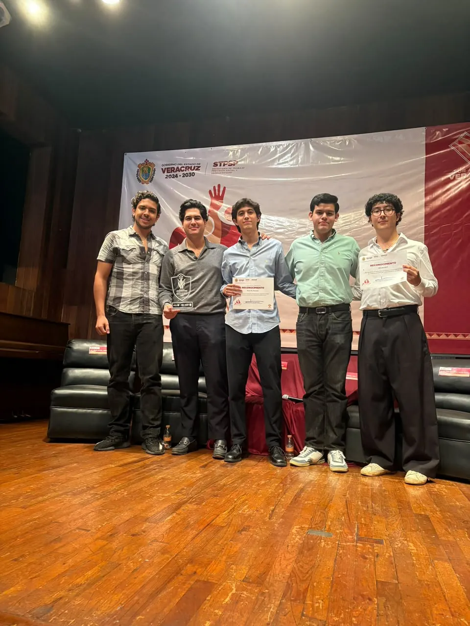 El equipo de Find My Roomie recibe el Premio a la Innovación Tecnológica