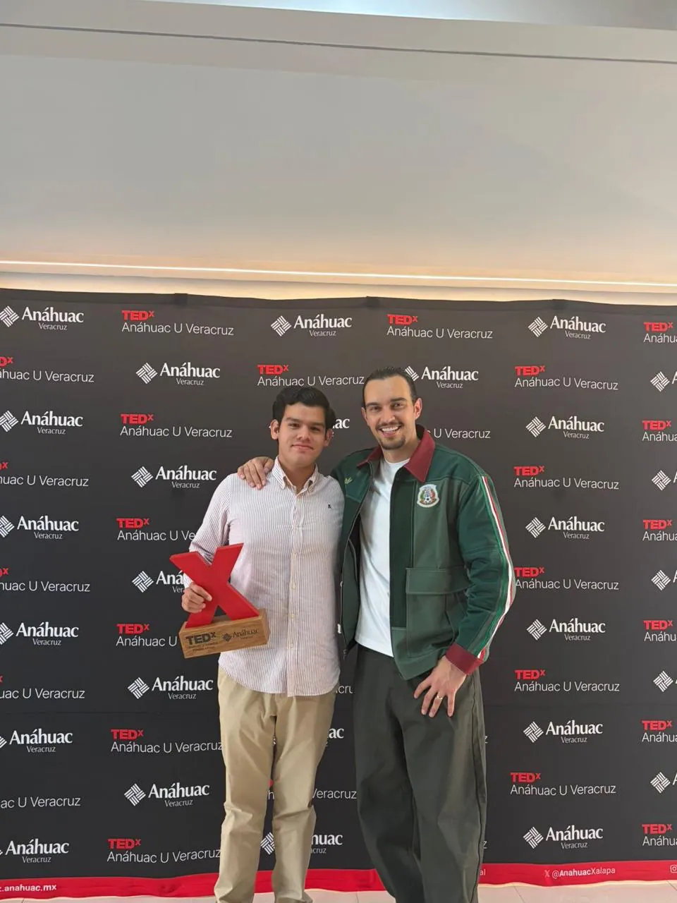 Mauricio Flores Vázquez en la Universidad Anáhuac Veracruz